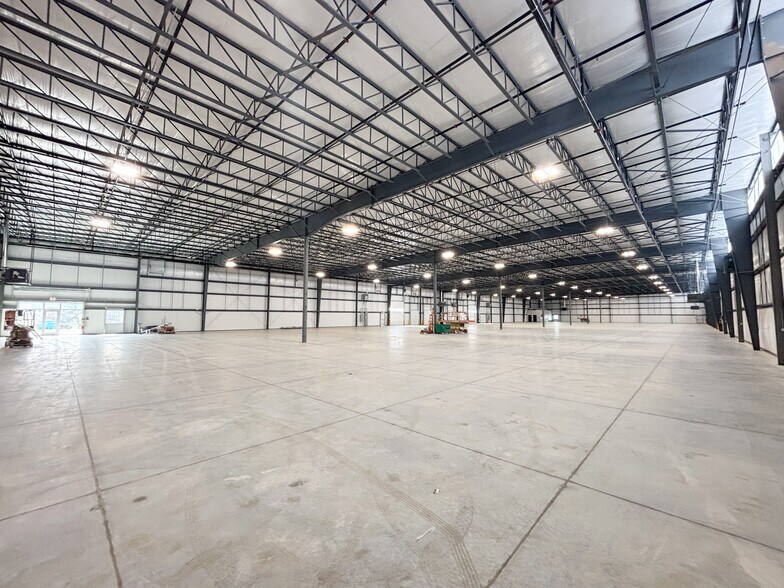 More Photos Of 3135 Hankins Rd, Republic Warehouse For Lease