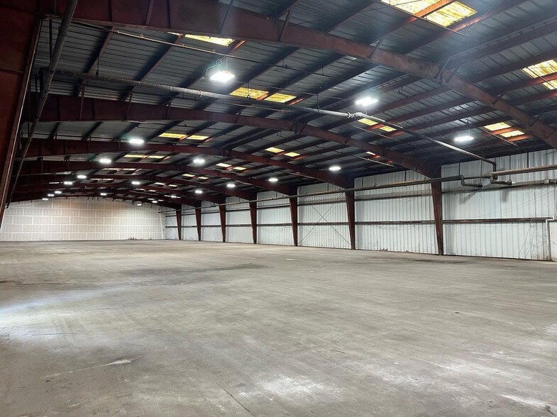 More Photos Of 11765 Darryl Dr, Baton Rouge Warehouse For Lease