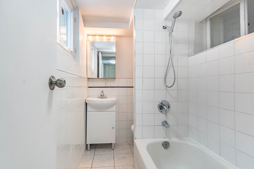 More Photos Of 740 Lansdowne Av, Toronto Multifamily For Sale