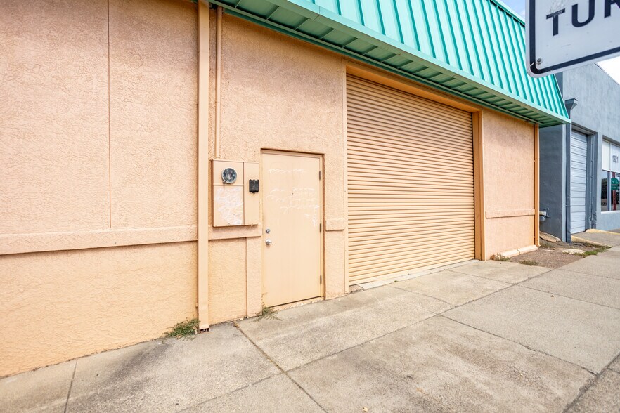 More Photos Of 1455 South St, Redding Flex For Sale