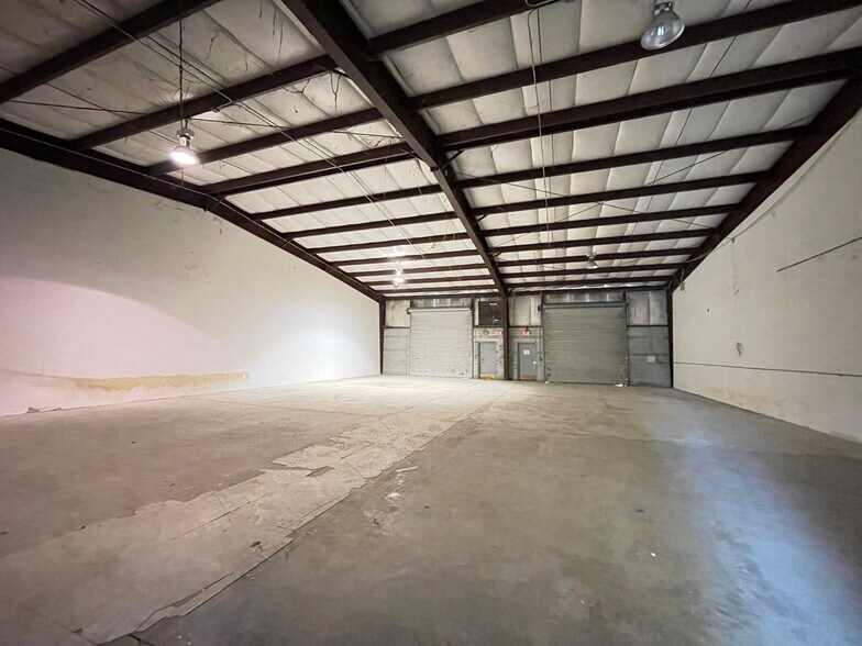 More Photos Of 25355 NW 8th Pl, Newberry Warehouse For Sale