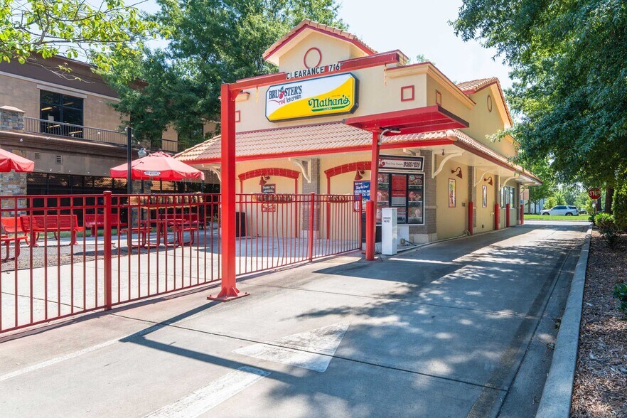 More Photos Of 17029 Kenton Dr, Cornelius Fast Food For Sale