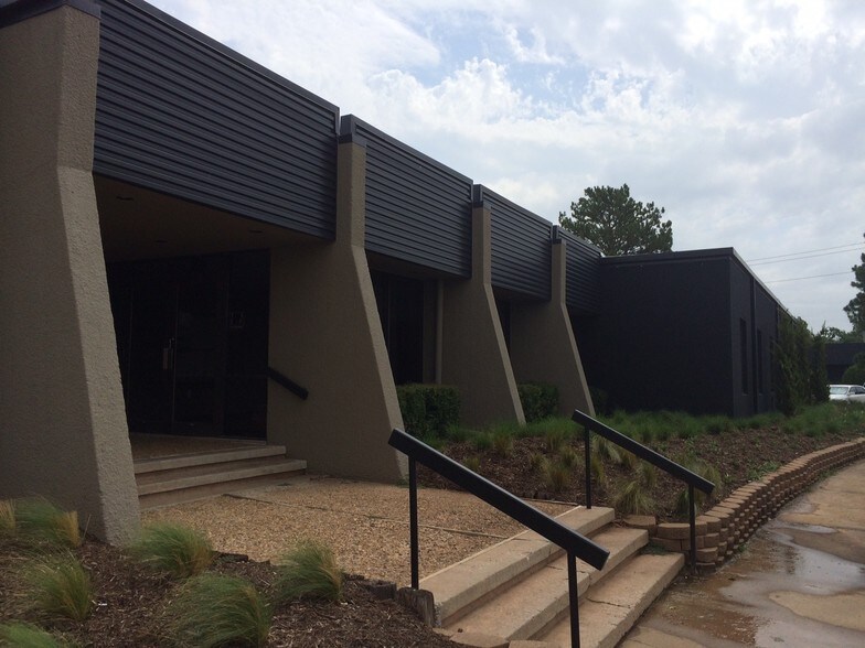 Primary Photo Of 2500 S Broadway Ave, Edmond Office For Lease