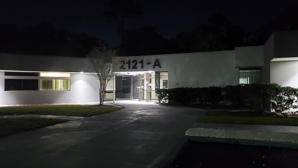 More Photos Of 2121 Corporate Square Blvd, Jacksonville Office For Lease