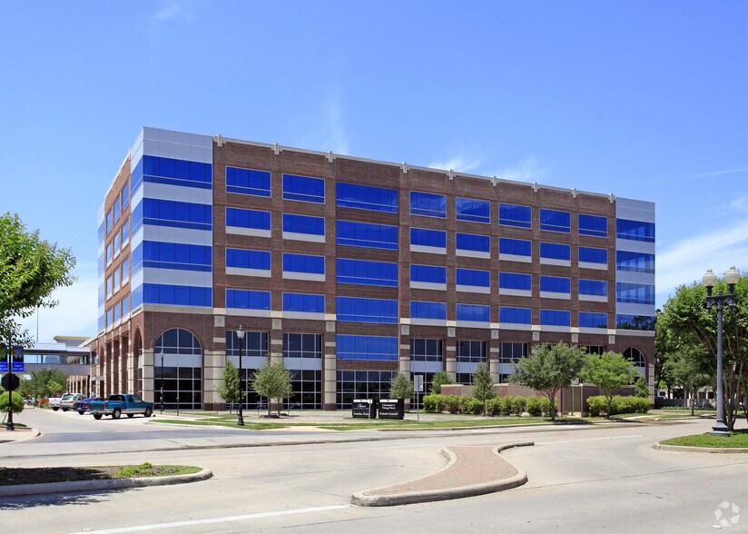 More Photos Of 2245 Texas Dr, Sugar Land Office For Lease