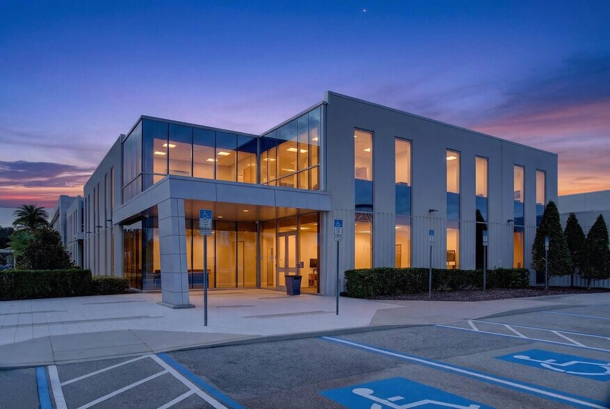 More Photos Of 9395 S John Young Pky, Orlando Office For Lease