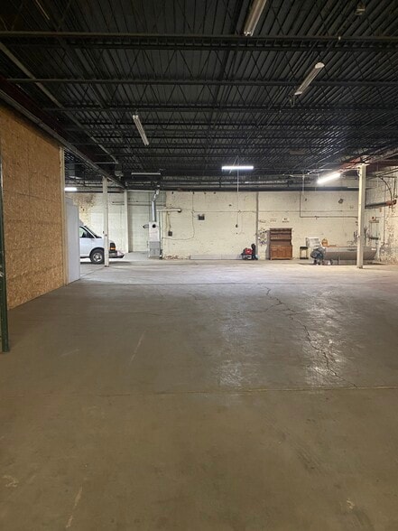 More Photos Of 421 N Pennsylvania Ave, Wilkes Barre Warehouse For Lease
