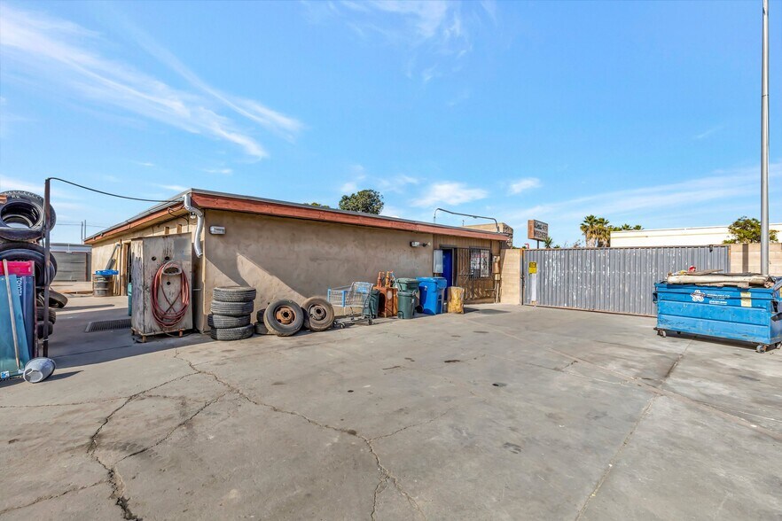 More Photos Of 2365 Main St, Chula Vista Contractor Storage Yard For Lease