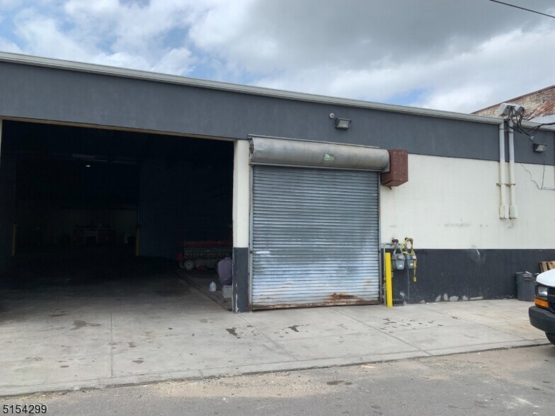 Primary Photo Of 433-435 Adams St, Newark Warehouse For Sale