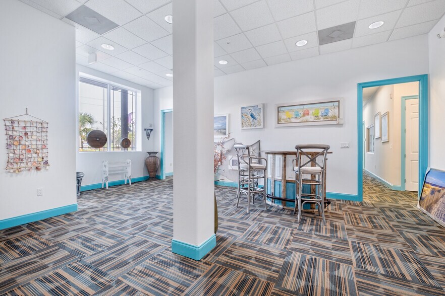 More Photos Of 503A Harbor Blvd, Destin Flex For Lease