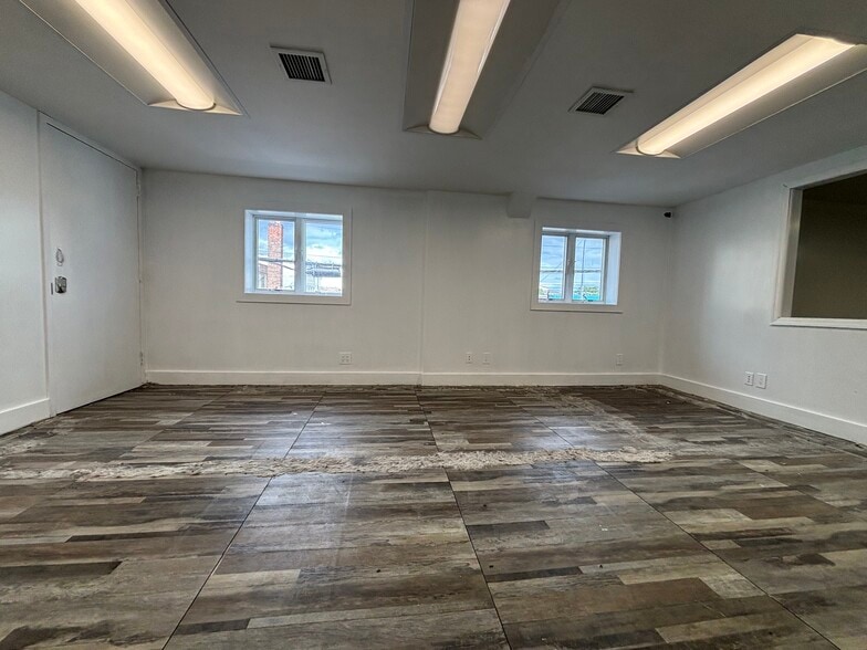 More Photos Of 82 Georgia Ave, Brooklyn Industrial For Lease