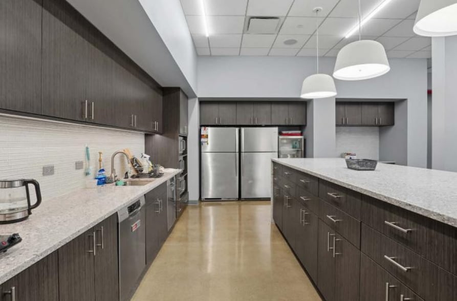 More Photos Of 13833 W Boulton Blvd, Lake Forest Flex For Sale
