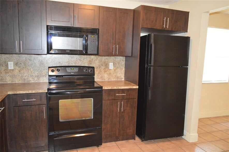 More Photos Of 1741 SW 40th Ter, Fort Lauderdale Apartments For Sale