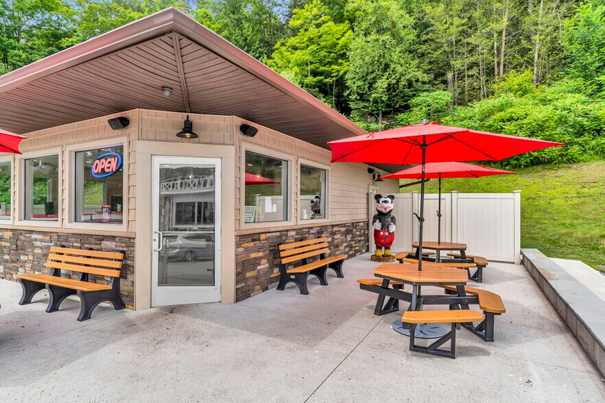 More Photos Of 1908 Old Route 17, Roscoe Restaurant For Sale