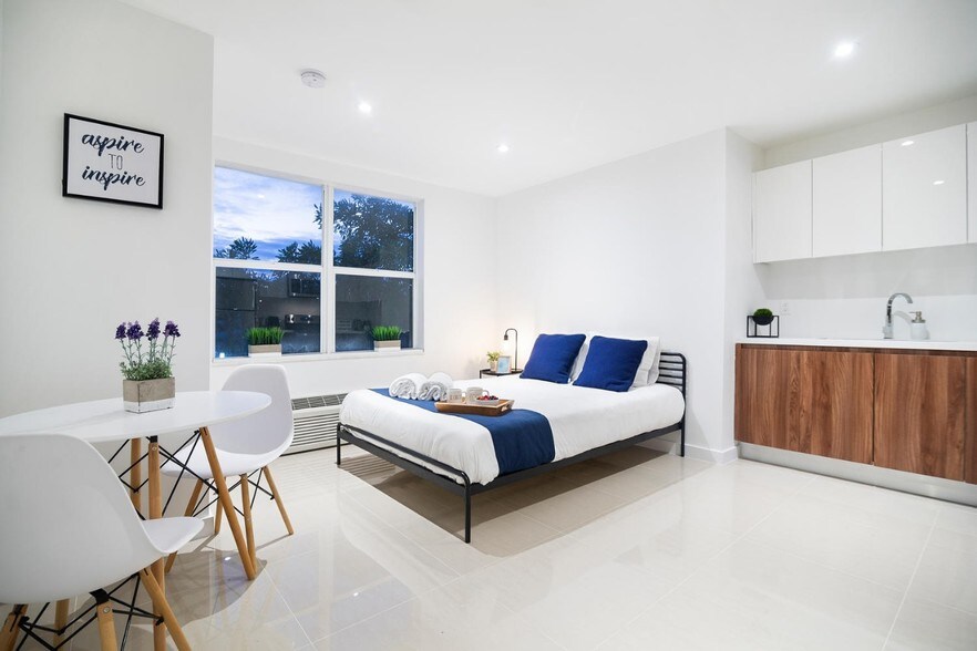 More Photos Of 924 Marseille Dr, Miami Beach Apartments For Sale