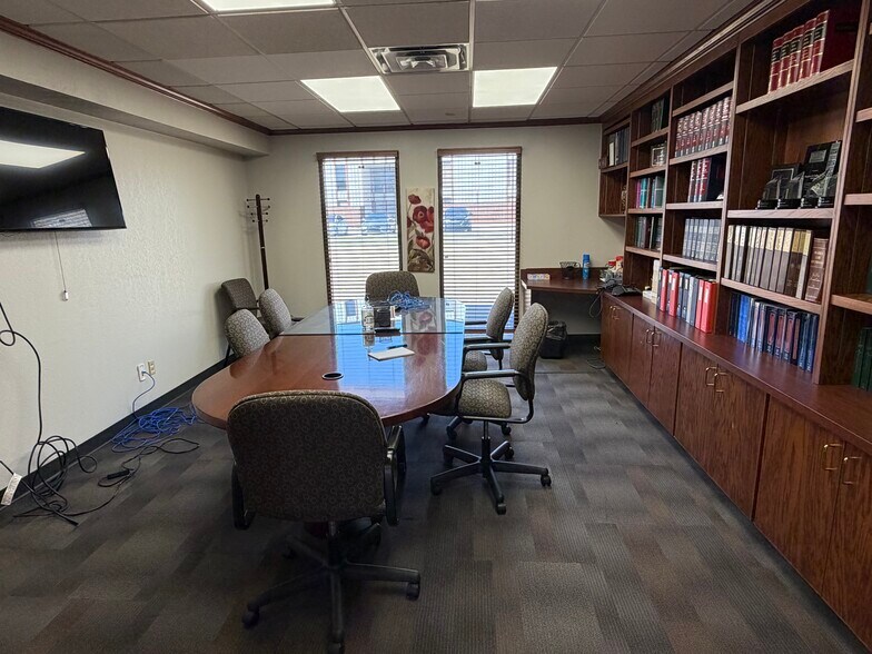More Photos Of 770 NE 63rd St, Oklahoma City Office For Sale