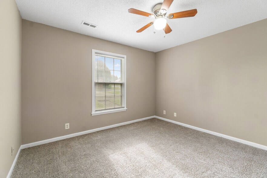 More Photos Of 279B Harrier ct, Clarksville Apartments For Sale