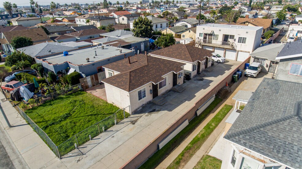 Primary Photo Of 721 School Ave, East Los Angeles Apartments For Sale
