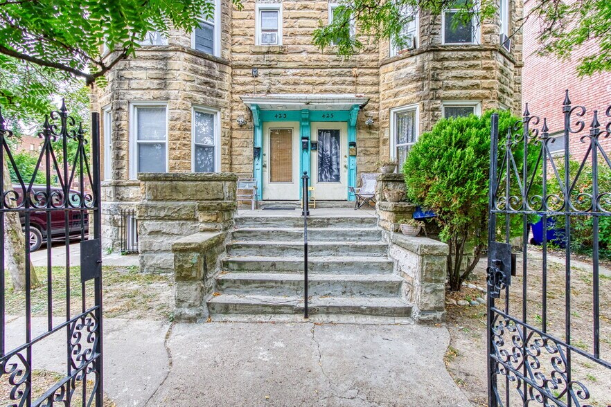 Primary Photo Of 423 W Grand Blvd, Detroit Apartments For Sale