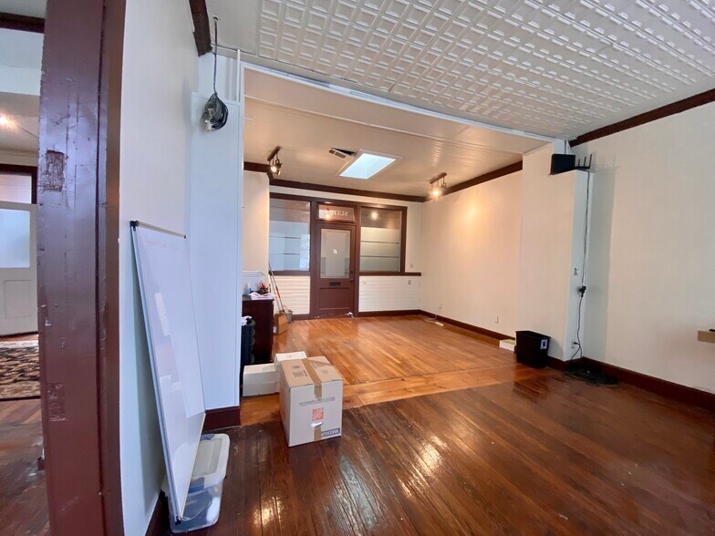 More Photos Of 100 E Louisiana St, McKinney Loft Creative Space For Lease