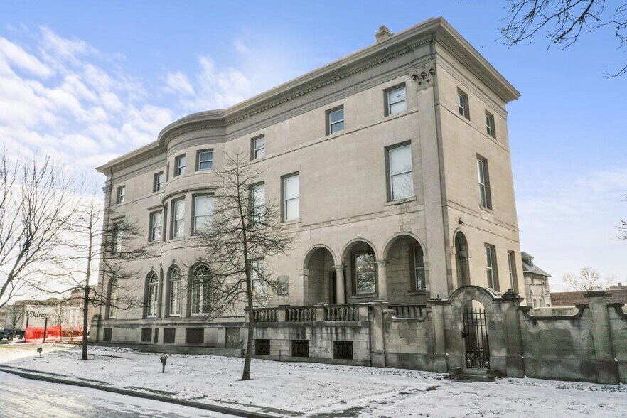 More Photos Of 8469 E Jefferson Ave, Detroit Office Residential For Sale