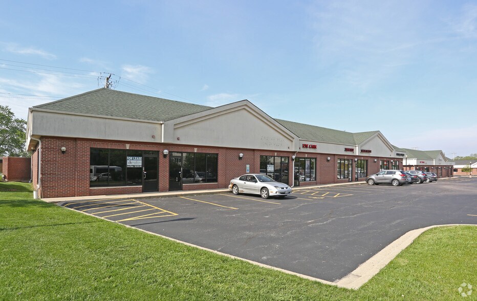 Primary Photo Of 104-128 Eastgate Dr, Algonquin Unknown For Lease