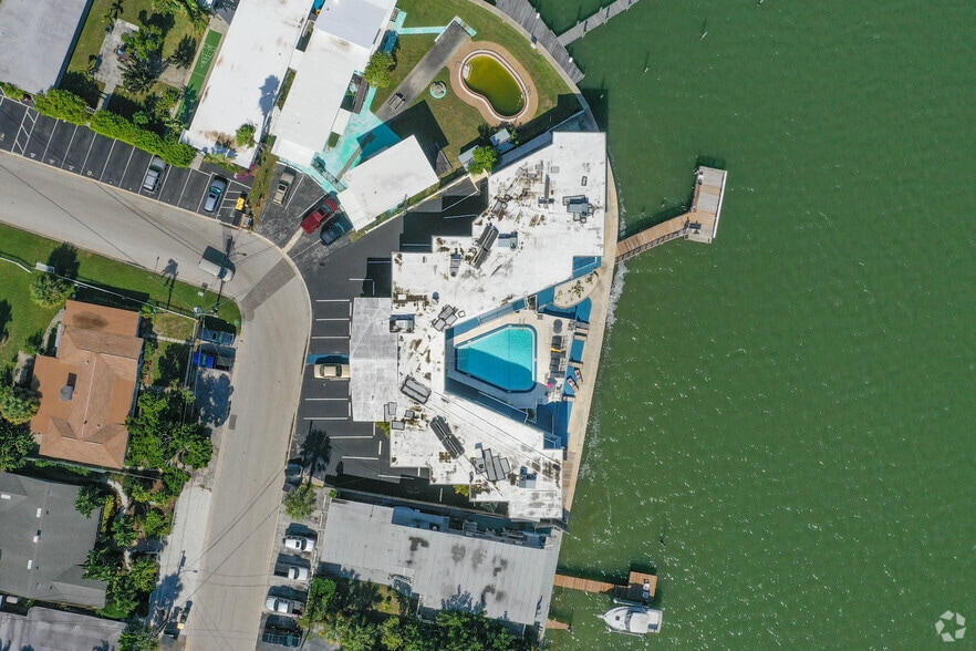 More Photos Of 621 Bay Esplanade, Clearwater Hotel For Sale