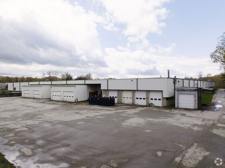 More Photos Of 372 Vermont Route 67 E, Shaftsbury Distribution For Lease