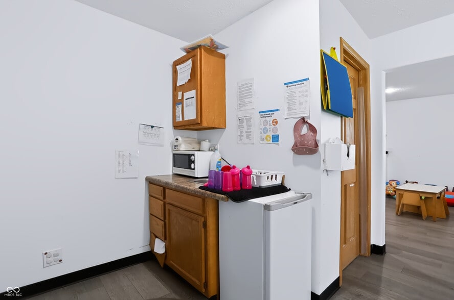 More Photos Of 5925 Kentucky Ave, Indianapolis Daycare Center For Sale