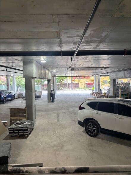 More Photos Of 2233 Hollywood Blvd, Hollywood Apartments For Lease