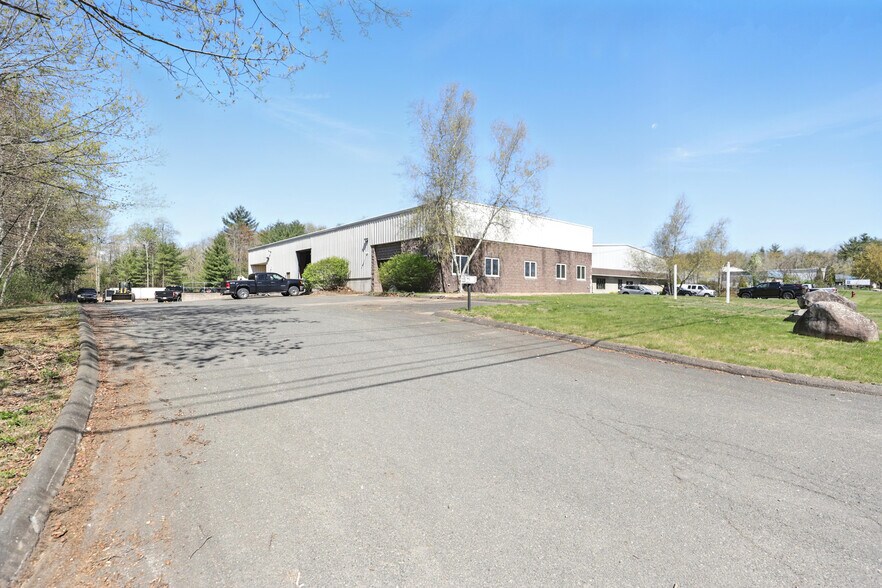 More Photos Of 103 Servistar Industrial Way, Westfield Warehouse For Lease