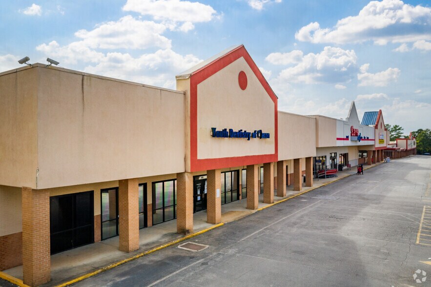 More Photos Of 1576 Eisenhower Pky, Macon-Bibb Unknown For Lease