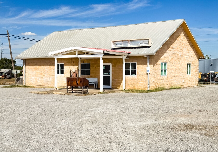 More Photos Of 115 E 8th St, Cisco Restaurant For Sale