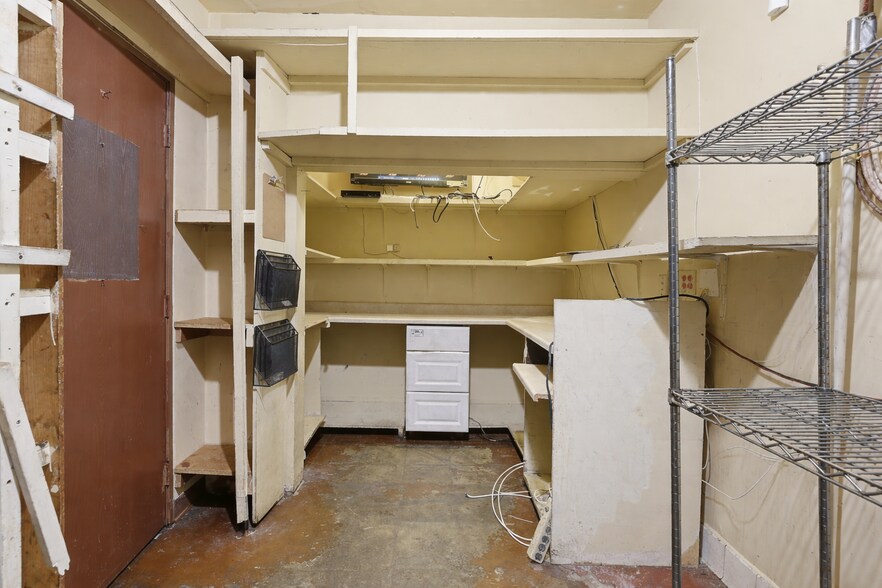 More Photos Of 1100-1106 W Avenue K, Lancaster Freestanding For Lease