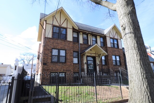 More Photos Of 328 N 12th St, Newark Apartments For Sale