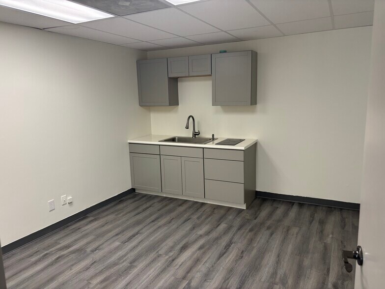 More Photos Of 2910 Cole Ct, Norcross Industrial For Lease