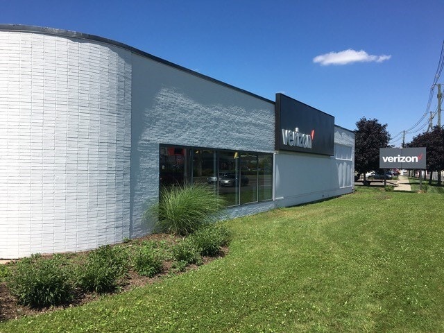 More Photos Of 68 Newtown Rd, Danbury Freestanding For Lease