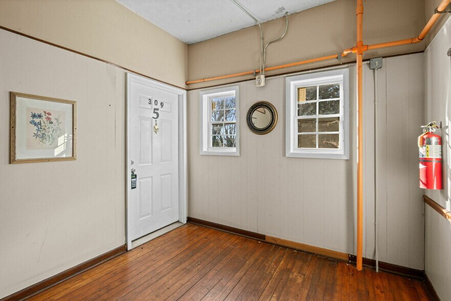 More Photos Of 301 S Magnolia St, Maryville Multifamily For Sale