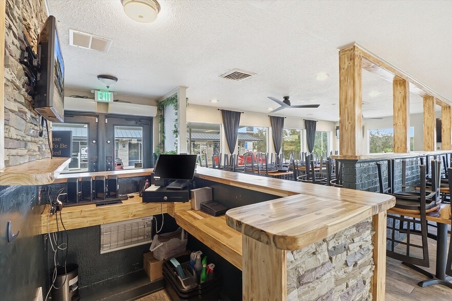 More Photos Of 859 S US Highway 41, Inverness Restaurant For Sale