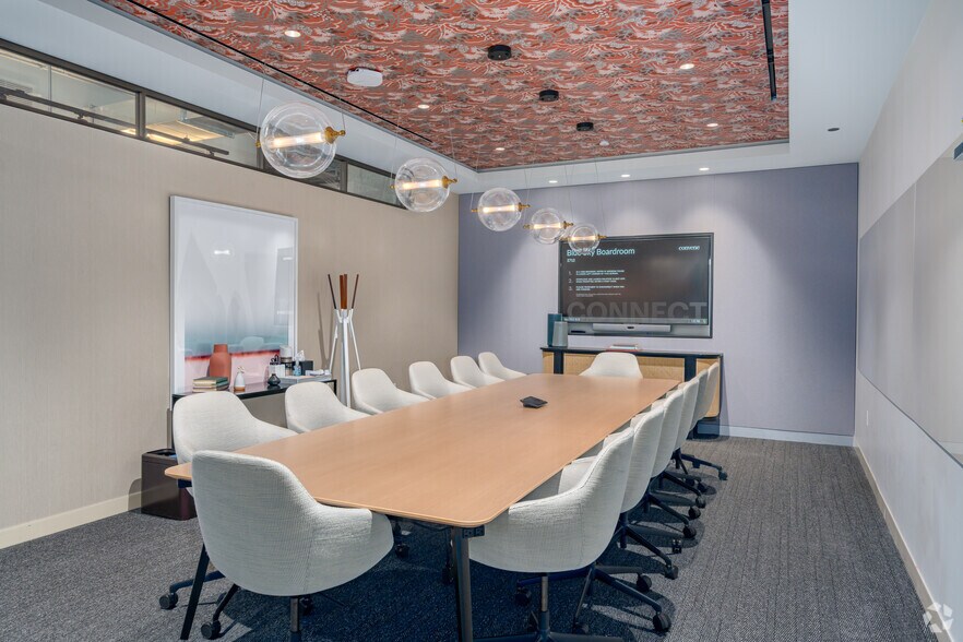 More Photos Of 311 W Monroe St, Chicago Coworking Space