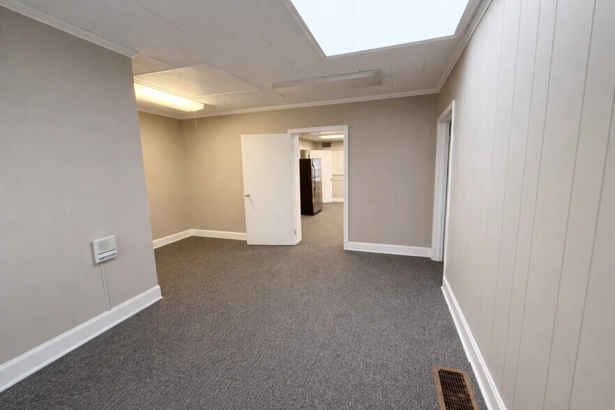 More Photos Of 373 N Cumberland St, Jackson Contractor Storage Yard For Sale