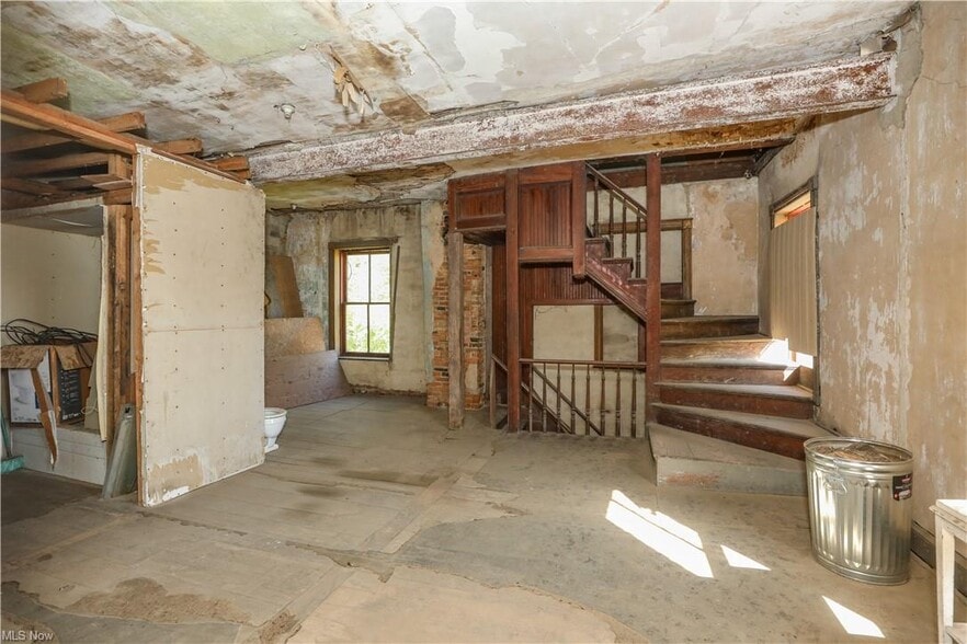 More Photos Of 9401 Tallmadge Rd, Diamond Hotel For Sale