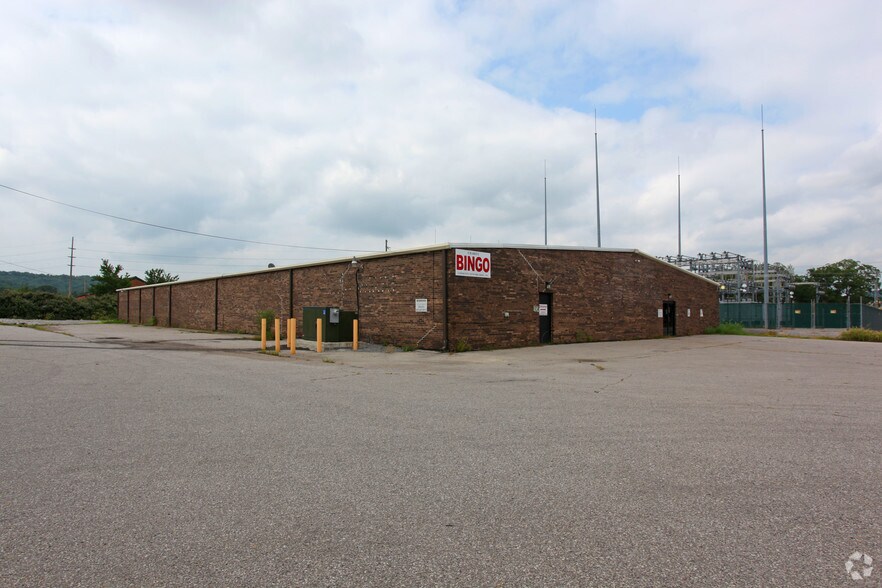 More Photos Of 2501 Commerce Cir, Tarrant Warehouse For Lease