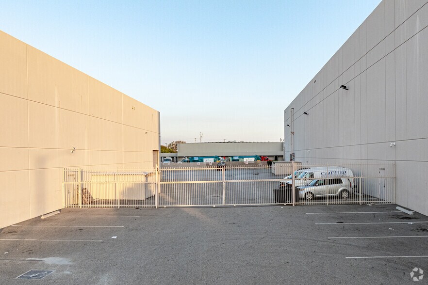 More Photos Of 8800 Slauson Ave, Pico Rivera Warehouse For Lease