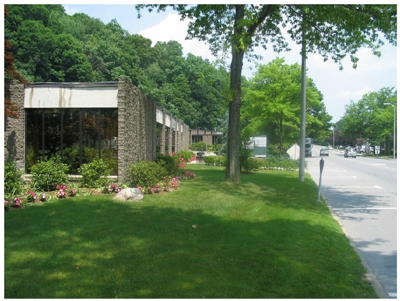 More Photos Of 120 Kisco Ave, Mount Kisco Light Manufacturing For Lease