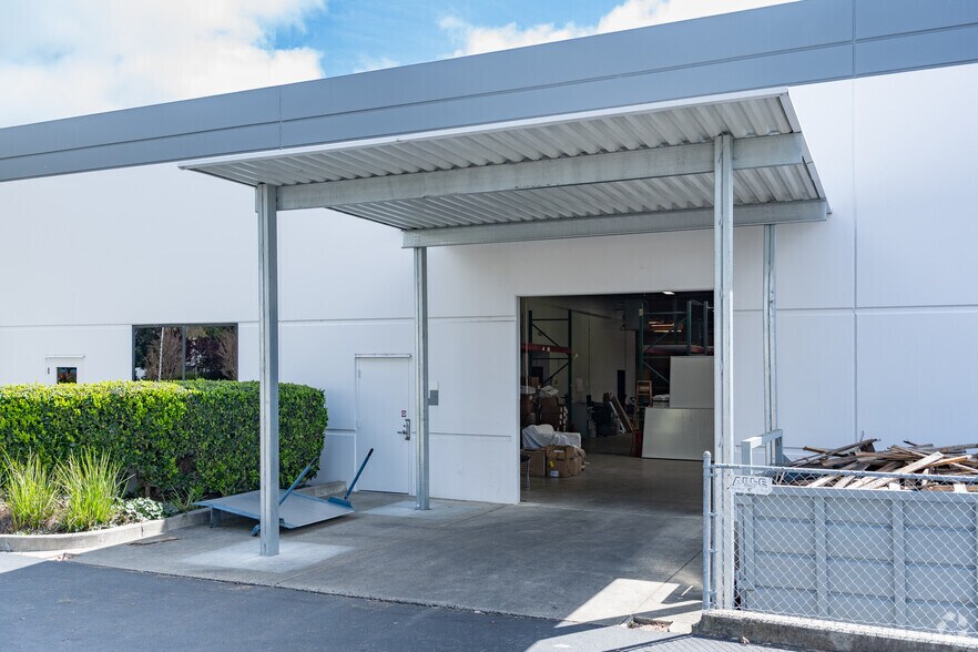 More Photos Of 2180 S McDowell Blvd, Petaluma Warehouse For Lease