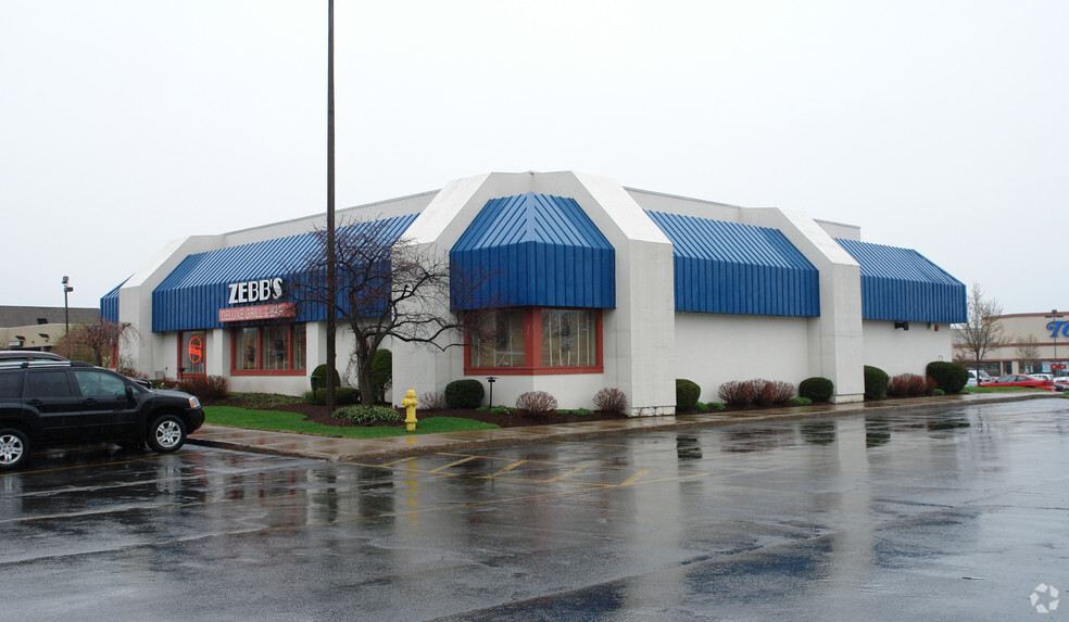 Primary Photo Of 1890 S Clinton Ave, Rochester Restaurant For Lease