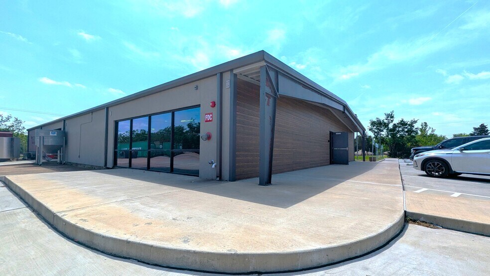 More Photos Of 703 N Highway 78, Wylie Freestanding For Lease