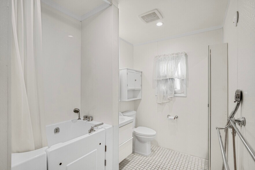 More Photos Of 661 W Riggin St, Monterey Park Apartments For Sale