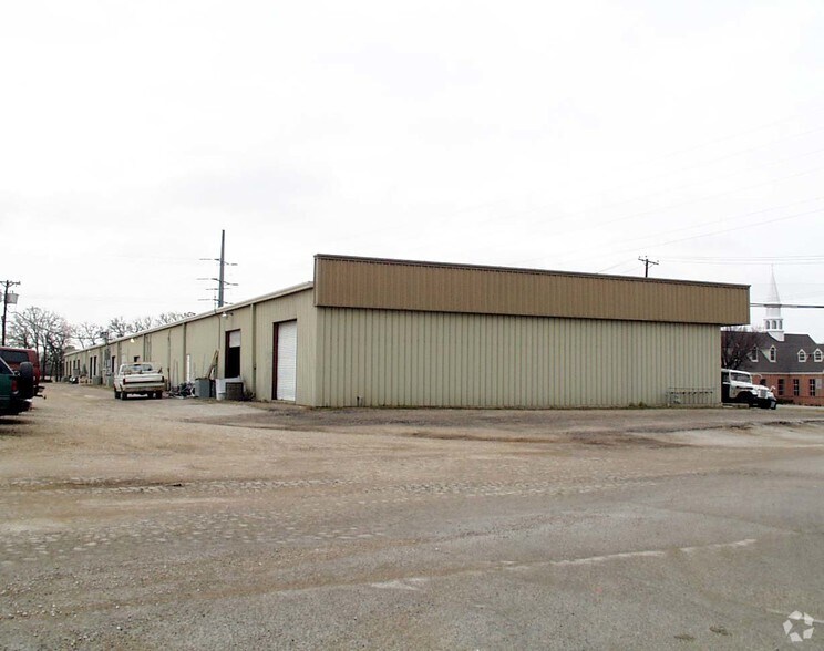 More Photos Of 500 N Kimball Ave, Southlake Showroom For Lease